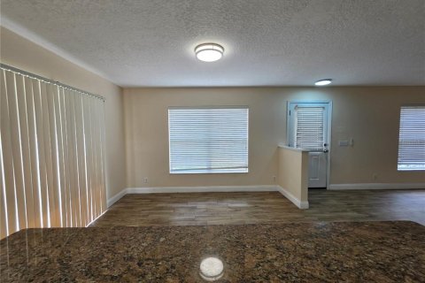 House in Valrico, Florida 3 bedrooms, 130.81 sq.m. № 2395826 - photo 11