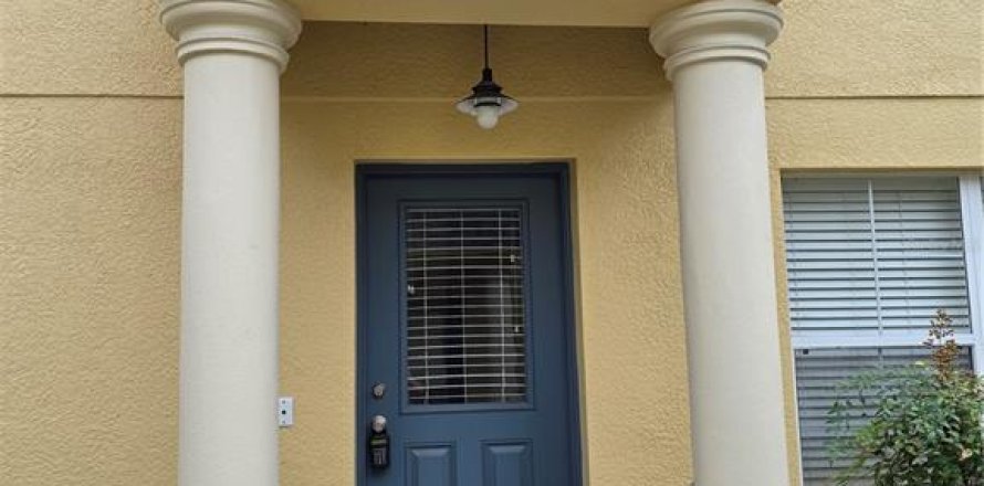 House in Valrico, Florida 3 bedrooms, 130.81 sq.m. № 2395826