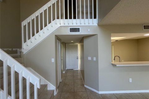 Снять в аренду таунхаус в Хомстед, Флорида 3 спальни, 132.2м2, № 1995577 - фото 18