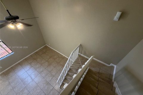 Снять в аренду таунхаус в Хомстед, Флорида 3 спальни, 132.2м2, № 1995577 - фото 22