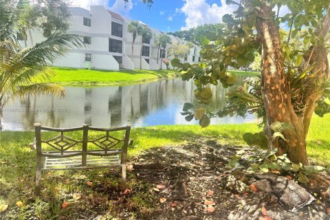 Copropriété à vendre à Weston, Floride: 2 chambres, 114.73 m2 № 2048788 - photo 3