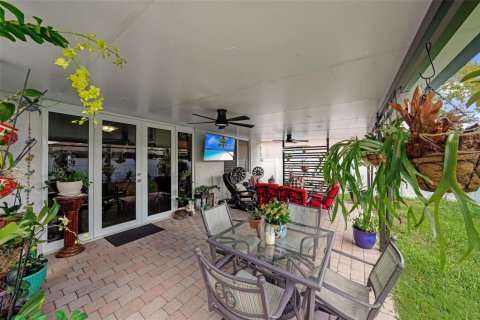 House in Homestead, Florida 3 bedrooms, 130.25 sq.m. № 2086867 - photo 27