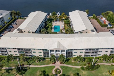 Condominio en alquiler en Ocean Ridge, Florida, 2 dormitorios, 90.58 m2 № 1179485 - foto 1