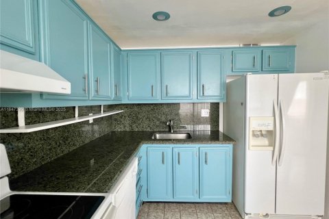 Купить кондоминиум в Майами, Флорида 2 спальни, 116.41м2, № 1941316 - фото 4