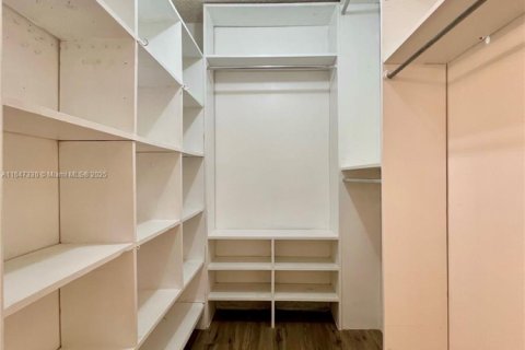 Купить кондоминиум в Майами, Флорида 2 спальни, 116.41м2, № 1941316 - фото 17