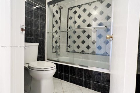 Купить кондоминиум в Майами, Флорида 2 спальни, 116.41м2, № 1941316 - фото 10