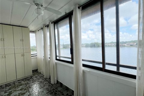 Купить кондоминиум в Майами, Флорида 2 спальни, 116.41м2, № 1941316 - фото 20