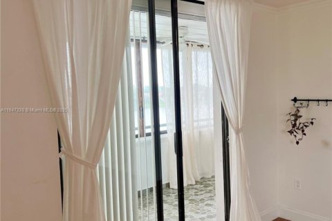 Купить кондоминиум в Майами, Флорида 2 спальни, 116.41м2, № 1941316 - фото 19