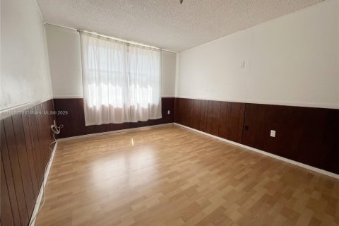 Купить кондоминиум в Майами, Флорида 2 спальни, 116.41м2, № 1941316 - фото 9