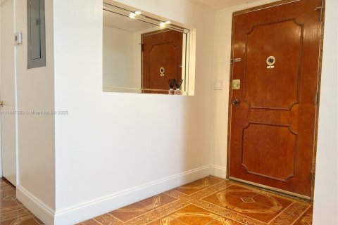 Купить кондоминиум в Майами, Флорида 2 спальни, 116.41м2, № 1941316 - фото 22