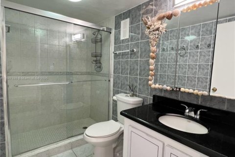 Купить кондоминиум в Майами, Флорида 2 спальни, 116.41м2, № 1941316 - фото 12