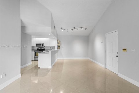 Condo in Hialeah, Florida, 2 bedrooms  № 1993272 - photo 30