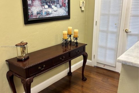 Commercial property in Coral Gables, Florida № 1944139 - photo 17