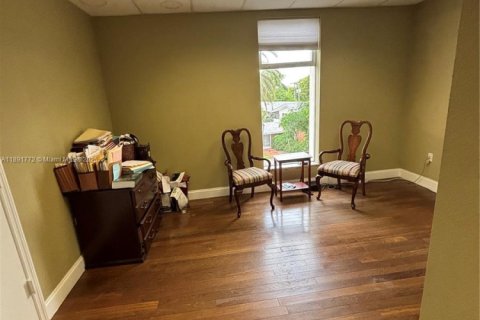 Commercial property in Coral Gables, Florida № 1944139 - photo 13