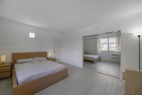 Condominio en venta en Hallandale Beach, Florida, 1 dormitorio, 81.57 m2 № 1979477 - foto 12