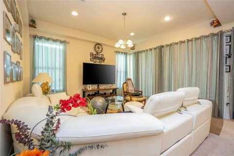 House in Orlando, Florida 4 bedrooms, 414.34 sq.m. № 1866422 - photo 17
