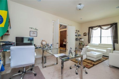 House in Orlando, Florida 4 bedrooms, 414.34 sq.m. № 1866422 - photo 12