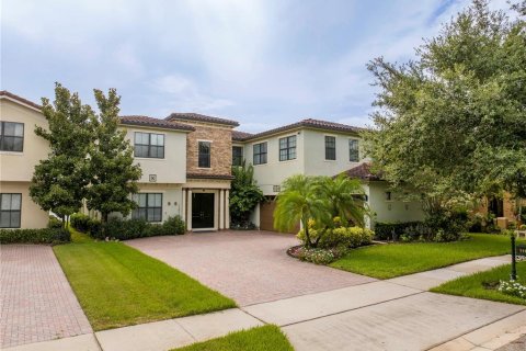 House in Orlando, Florida 4 bedrooms, 414.34 sq.m. № 1866422 - photo 1