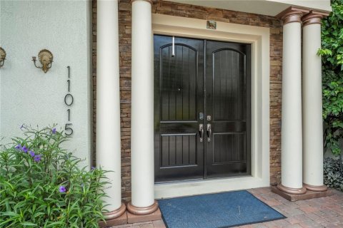 House in Orlando, Florida 4 bedrooms, 414.34 sq.m. № 1866422 - photo 8
