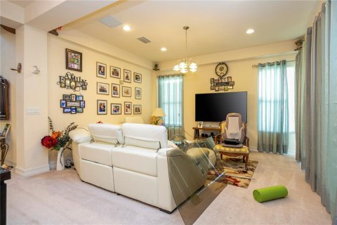 House in Orlando, Florida 4 bedrooms, 414.34 sq.m. № 1866422 - photo 21