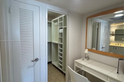Condominio en alquiler en Miami Beach, Florida, 2 dormitorios, 95.69 m2 № 1921933 - foto 23