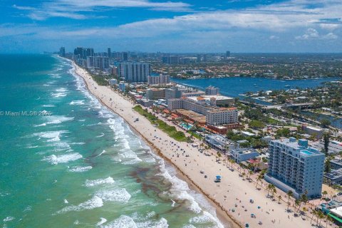 Hôtel, hôtellerie à vendre à Hollywood, Floride: 2 chambres, 88.16 m2 № 2025784 - photo 27