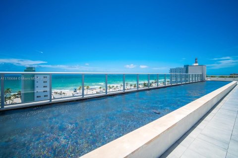 Hôtel, hôtellerie à vendre à Hollywood, Floride: 2 chambres, 88.16 m2 № 2025784 - photo 18