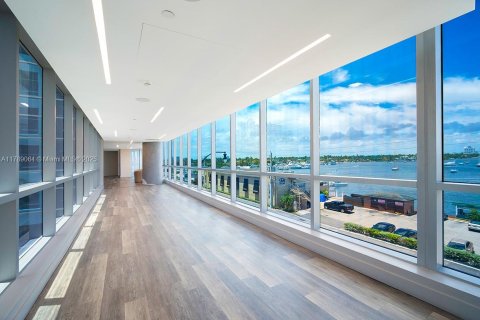 Hôtel, hôtellerie à vendre à Hollywood, Floride: 2 chambres, 88.16 m2 № 2025784 - photo 7