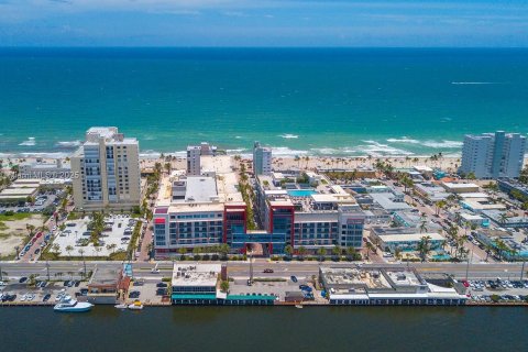 Hôtel, hôtellerie à vendre à Hollywood, Floride: 2 chambres, 88.16 m2 № 2025784 - photo 2