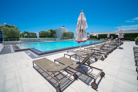 Hôtel, hôtellerie à vendre à Hollywood, Floride: 2 chambres, 88.16 m2 № 2025784 - photo 11