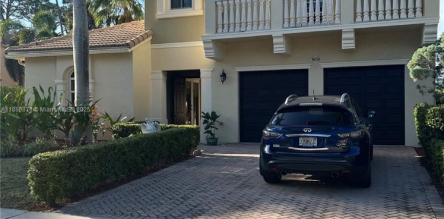 Villa ou maison à West Palm Beach, Floride 5 chambres, 362.69 m2 № 1933272