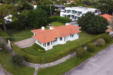 Villa ou maison à louer à Miami, Floride: 3 chambres, 176.24 m2 № 1981611 - photo 1