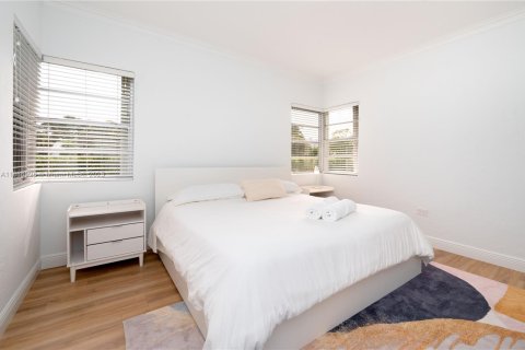 Villa ou maison à louer à Miami, Floride: 3 chambres, 176.24 m2 № 1981611 - photo 18