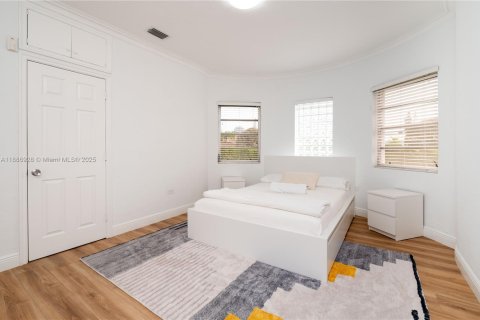 Villa ou maison à louer à Miami, Floride: 3 chambres, 176.24 m2 № 1981611 - photo 19