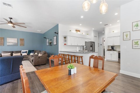 Casa en venta en Weeki Wachee, Florida, 3 dormitorios, 239.32 m2 № 1894720 - foto 16