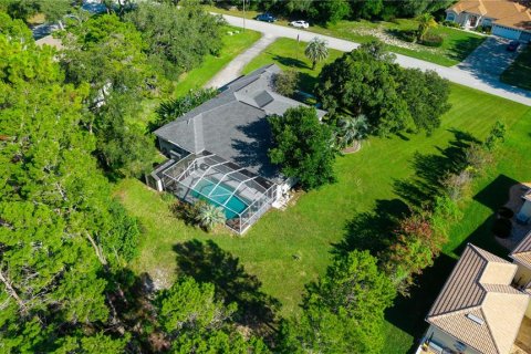 Casa en venta en Weeki Wachee, Florida, 3 dormitorios, 239.32 m2 № 1894720 - foto 9