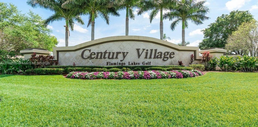 Condominio en Pembroke Pines, Florida, 2 dormitorios № 1937283