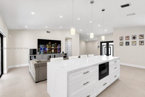 Купить виллу или дом в Майами, Флорида 3 спальни, 153.75м2, № 2240661 - фото 18