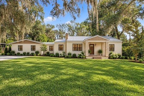 House in Dunnellon, Florida 3 bedrooms, 176.33 sq.m. № 2304646