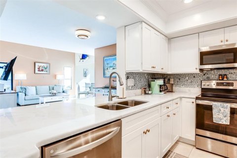 Condo in Englewood, Florida, 2 bedrooms  № 1733895 - photo 10