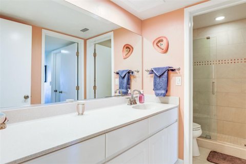 Condo in Englewood, Florida, 2 bedrooms  № 1733895 - photo 13