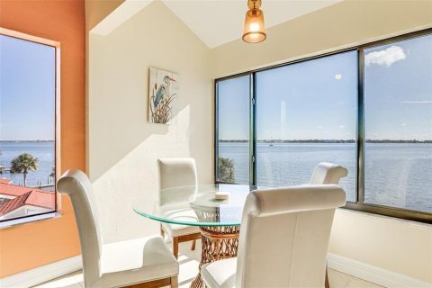 Condo in Englewood, Florida, 2 bedrooms  № 1733895 - photo 7