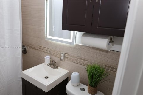 Купить виллу или дом в Холливуд, Флорида 2 спальни, 96.99м2, № 1834500 - фото 20