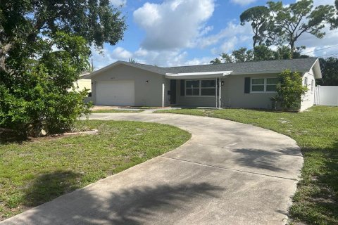 Casa en alquiler en Saint Petersburg, Florida, 3 dormitorios, 149.2 m2 № 1819426 - foto 1