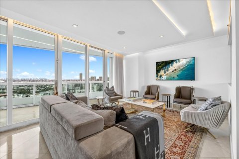 Copropriété à vendre à Miami, Floride: 4 chambres, 374.4 m2 № 2004278 - photo 7