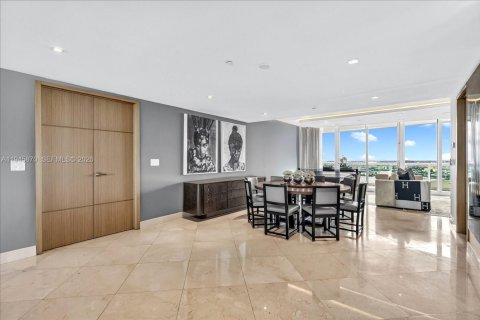 Copropriété à vendre à Miami, Floride: 4 chambres, 374.4 m2 № 2004278 - photo 5