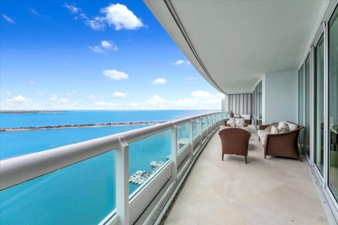 Copropriété à vendre à Miami, Floride: 4 chambres, 374.4 m2 № 2004278 - photo 21