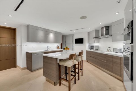 Copropriété à vendre à Miami, Floride: 4 chambres, 374.4 m2 № 2004278 - photo 8