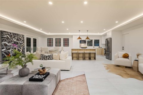 House in Palmetto Bay, Florida 5 bedrooms, 282.89 sq.m. № 2003985 - photo 2