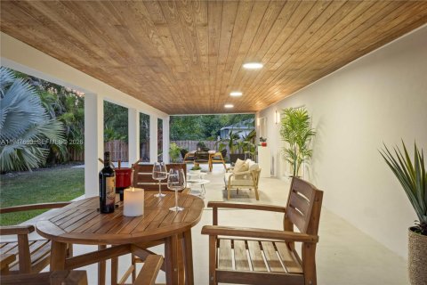 House in Palmetto Bay, Florida 5 bedrooms, 282.89 sq.m. № 2003985 - photo 25